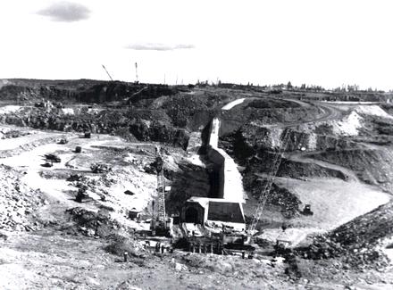 Русловая плотина