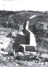 Цементационная галерея русловой плотины