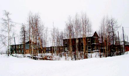 Старый поселок пока еще соседствует с новым